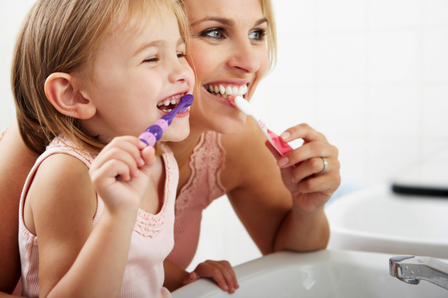 Kid-Brushing-Teeth