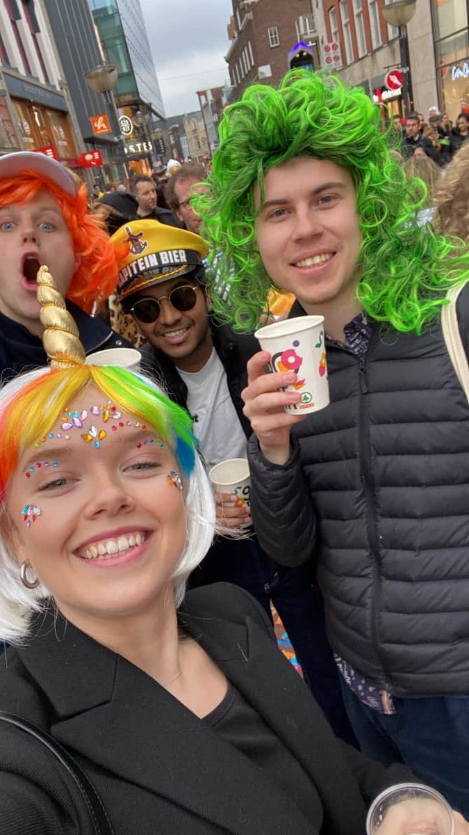 Selfie med Albin, Isak, drake och Linnéa 