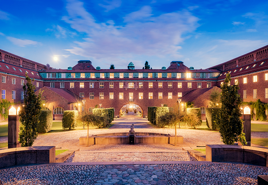 KTH campus at night. 