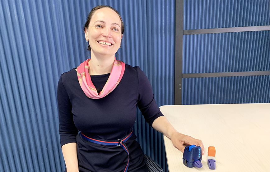 Petra Szeszula with one of Andning Med's inhalors. 