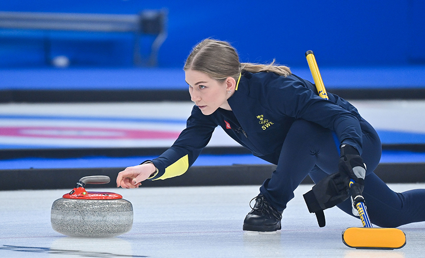 Almida de Val spelar curling i OS i Kina tidigare i år. 