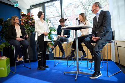 Katarina Lindmark talking to the participants in the panel discussion.