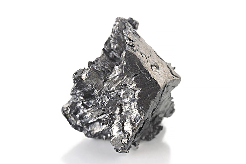 En bit av den sällsynta jordartsmetallen dysprosium, en metall som ingår i permanentmagneter.