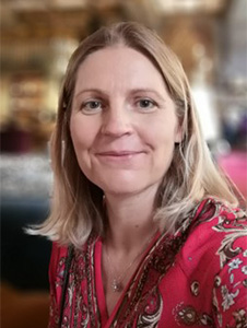 Portrait photo of Malgorzata Halseid.