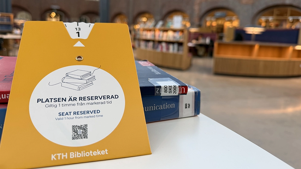 Reservation disc and books