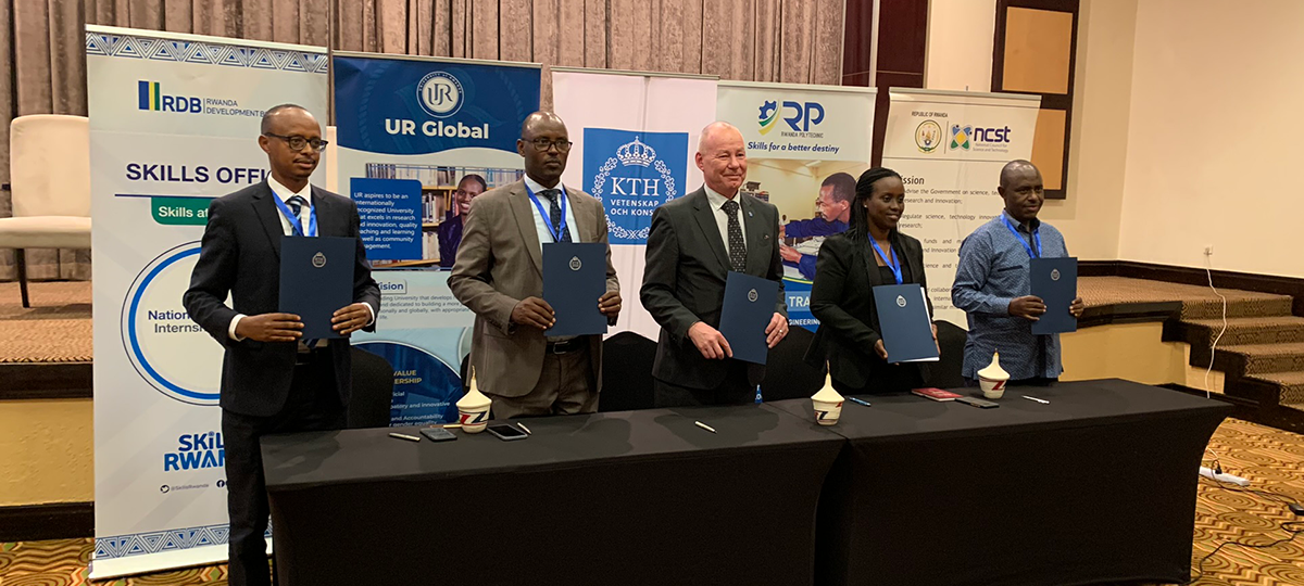 KTH President Anders Söderholm signing an MOU with University of Rwanda