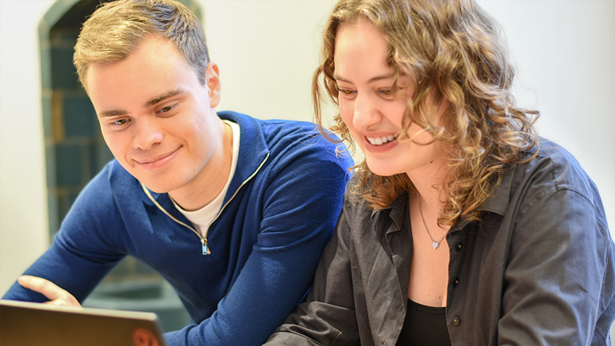 Samuel Lavebrink och Madeleine Lindström studerar masterprogrammet Maskininlärning.