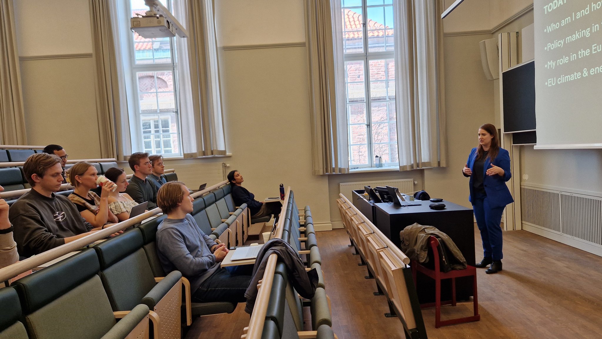 Emma Wiesner ger lektion på KTH