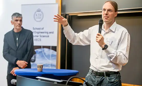 I dagens sista panel deltog Cyrille Artho som gav en inblick i den nya forskningen för att öka tillf