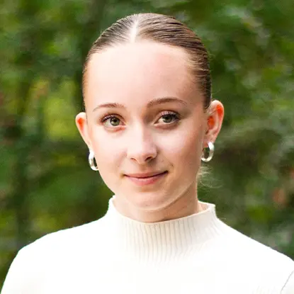 Porträttfoto av studenten Karin