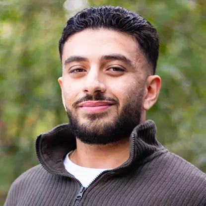 Porträttfoto av studenten Majd