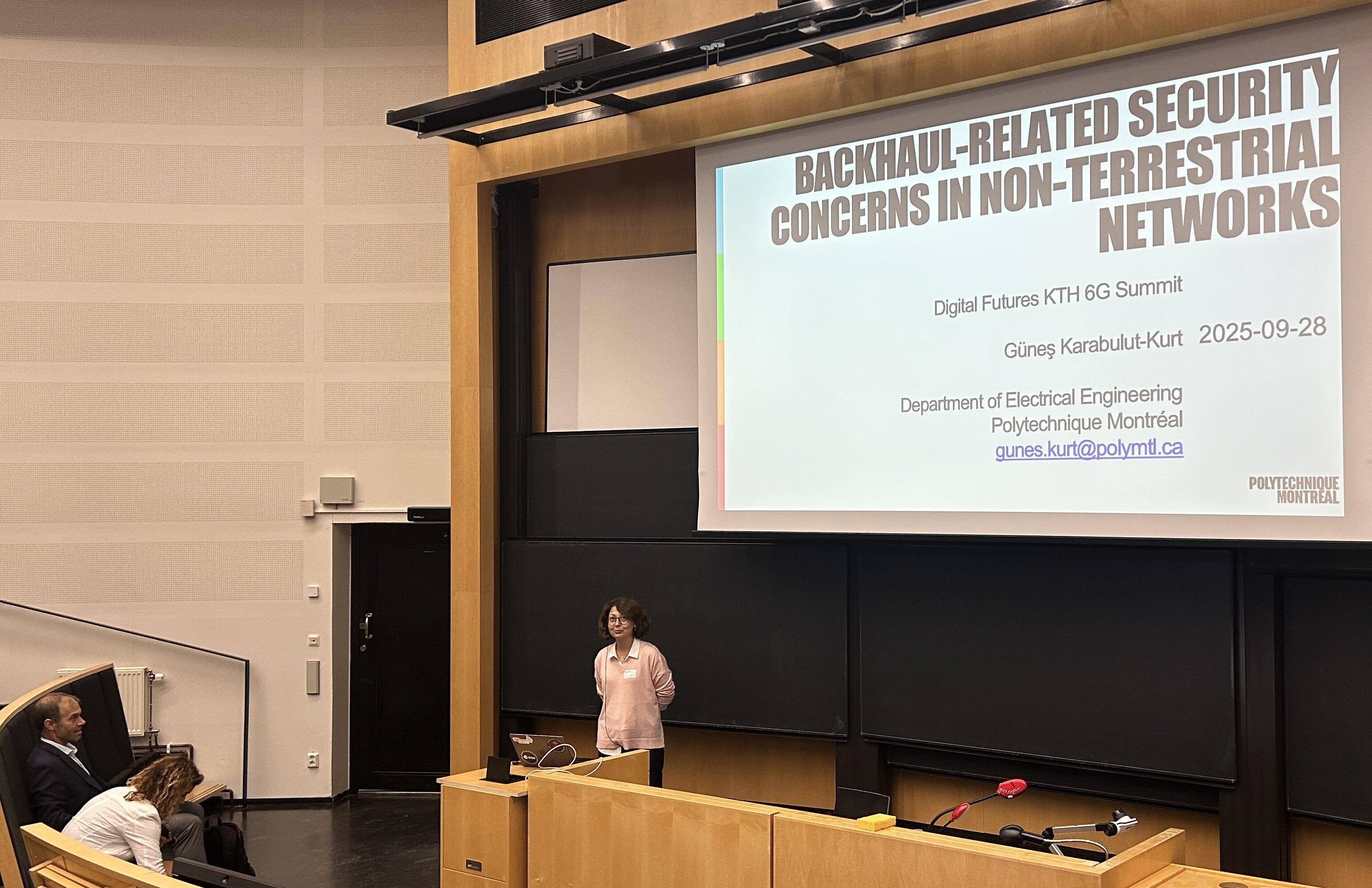 Güneş Karabulut Kurt presenting Backhaul-related Security Concerns in Non-Terrestrial Networks