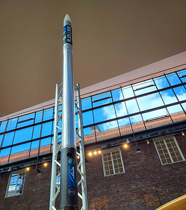Raketen Mjollnir i bibliotekshallen. 