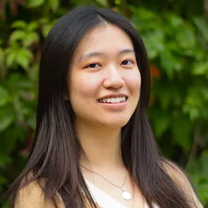 Porträttfoto av studenten Claire