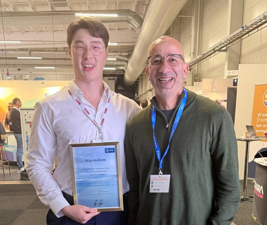 The winner with one of the supervisors