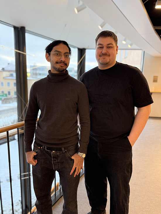 Smyan Sondur och David Sato.