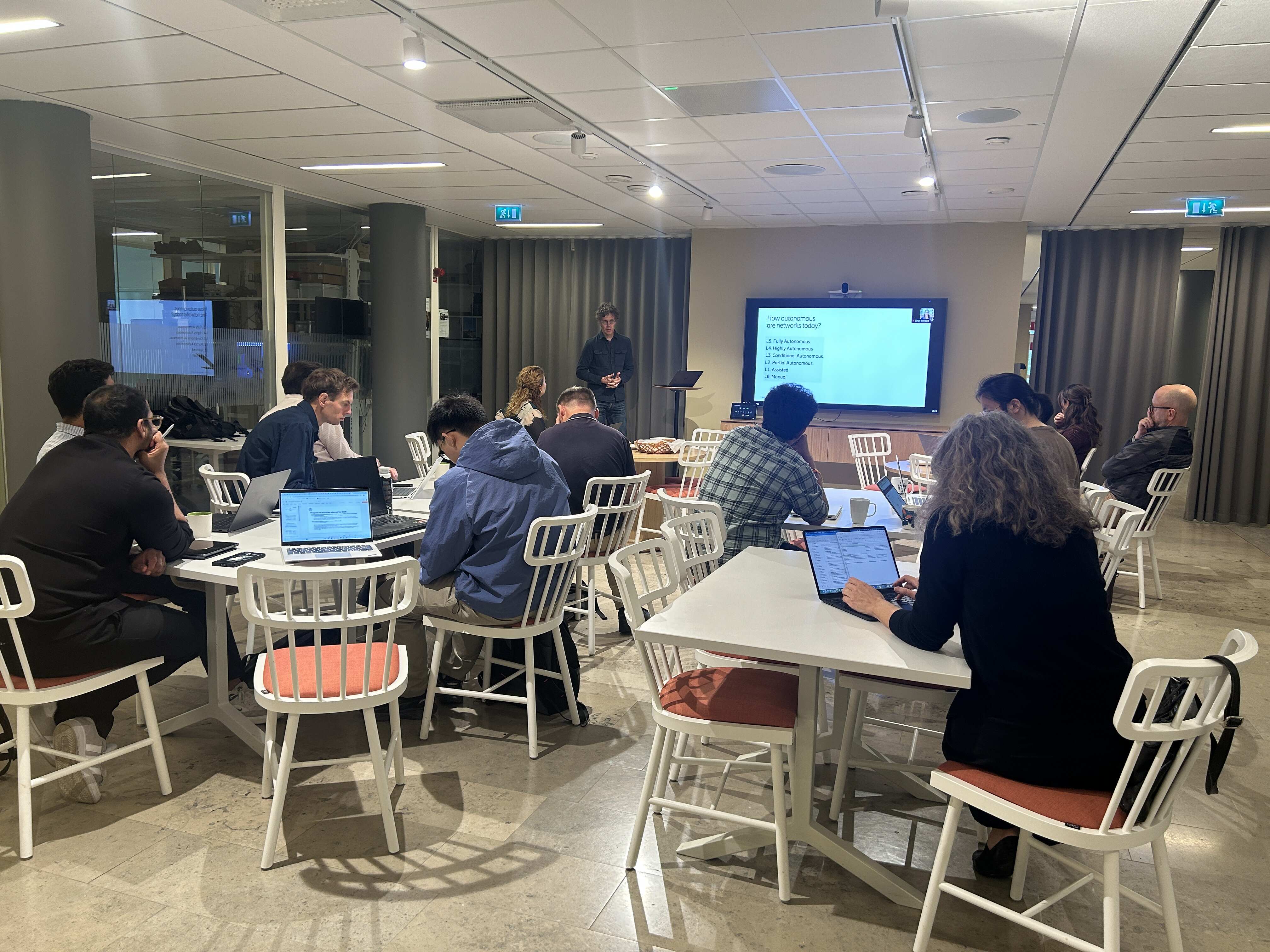 Peter Öhlén presenting autonomous networks