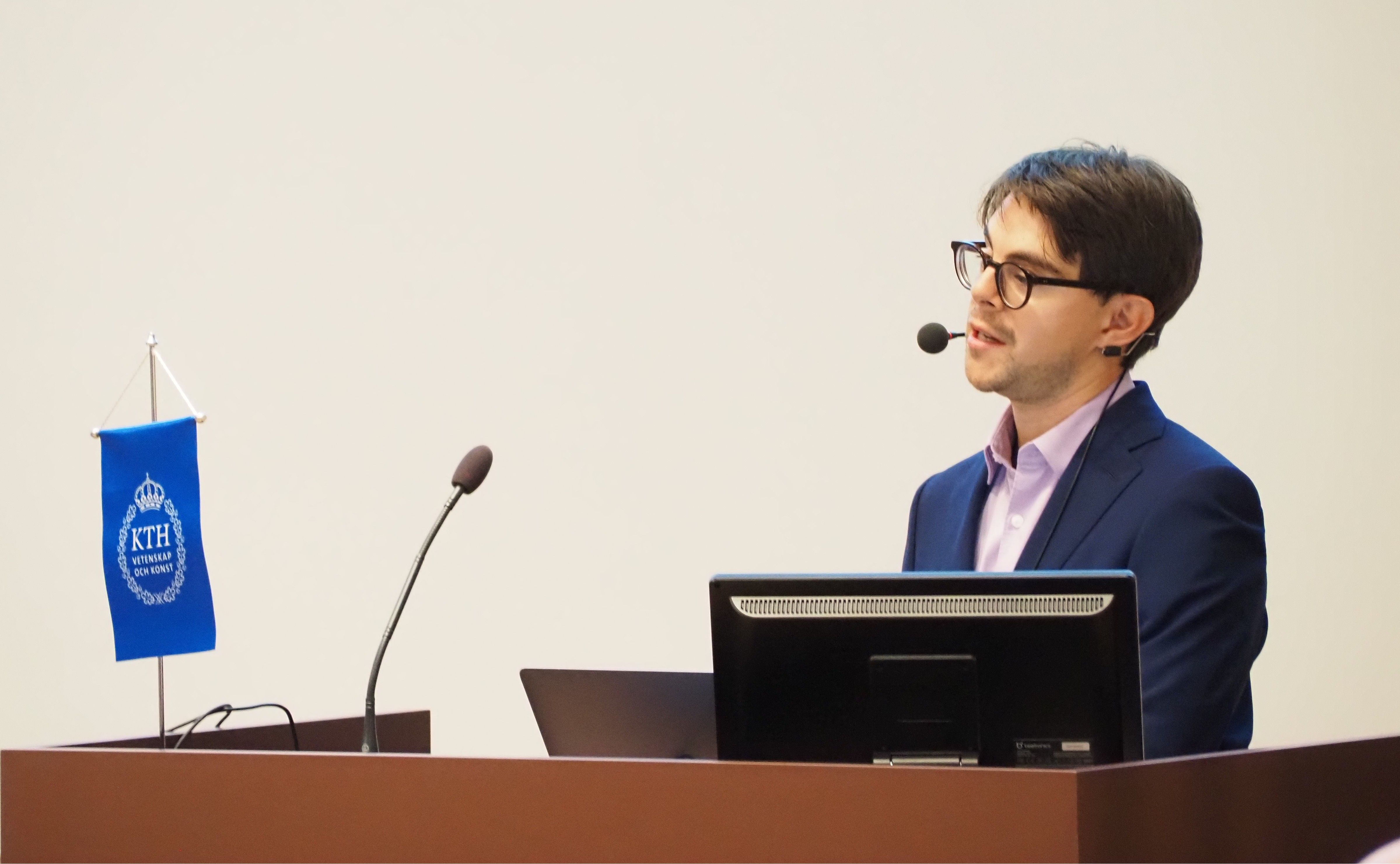 Victor during the thesis presentation