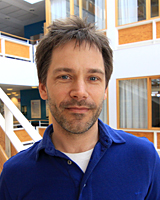 Peter Halldin, forskare på avdelningen för neuronik på Skolan för teknik och hälsa vid KTH