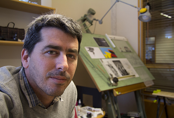 Eran Aronson, forskare på KTH:s ljuslaboratorium.