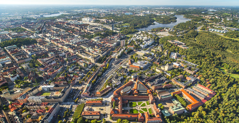 Flygfotografi av Campus KTH och delar av Stockholm. 