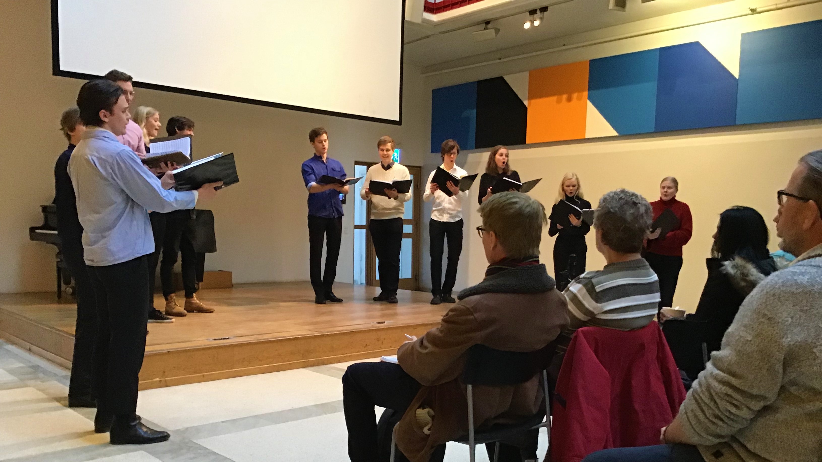 Elever från Operahögskolan uppträder under en lunchkonsert i Sing Sing.